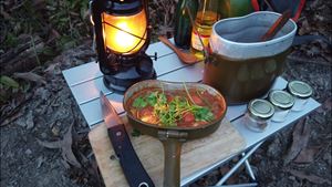 Hướng dẫn nấu món bò ragu đơn giản thích hợp cho cắm trại, picnic ngoài trời.