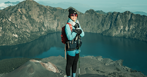 Chinh phục đỉnh núi lửa khô cằn, bỏng rát tại Indonesia: Hành trình Trekking không tưởng của tôi