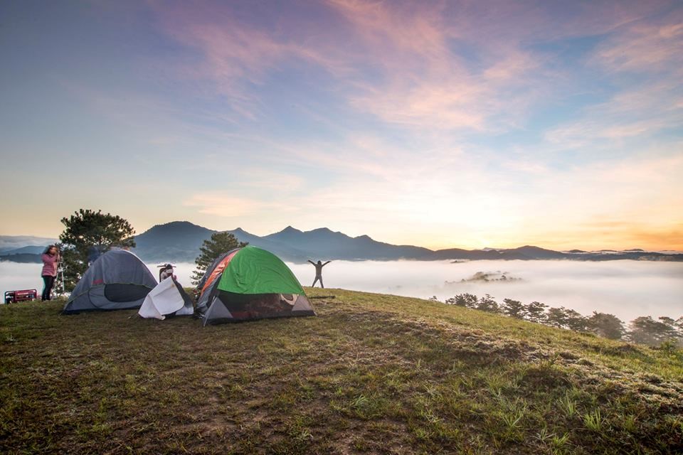 Cắm trại trên núi Bà Đen - Tây Ninh hùng vĩ ngắm mây