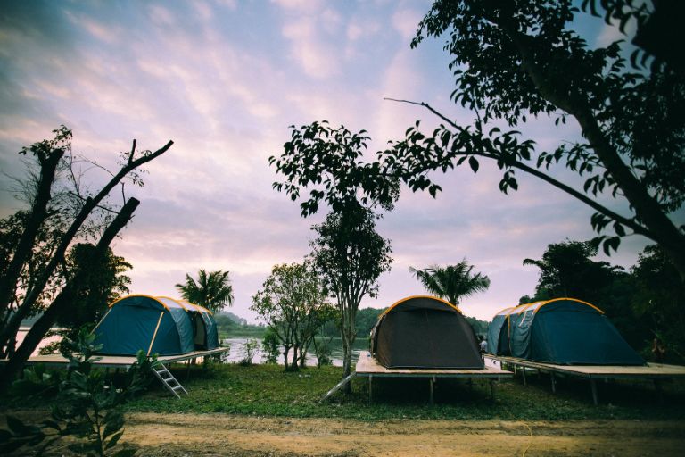 Cắm trại ở hồ Đồng Mô, Sơn Tây, Hà Nội là một lựa chọn lý tưởng với phong cảnh đẹp mê đắm lòng người