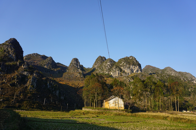 10-diem-san-anh-dep-khi-den-dong-van