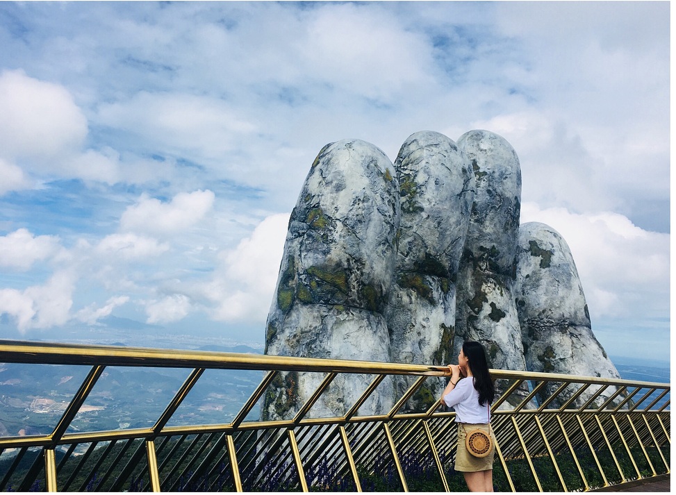 cay-cau-ban-tay-moi-toanh-dang-gay-sot-o-da-nang