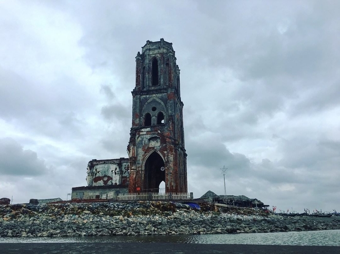 5-dia-diem-du-lich-tro-nen-noi-tieng-sau-khi-bi-bo-hoang-tai-viet-nam