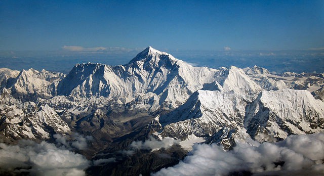 bat-ngo-chua-theo-thuoc-do-nay-thi-everest-khong-phai-dinh-nui-cao-nhat-the-gioi