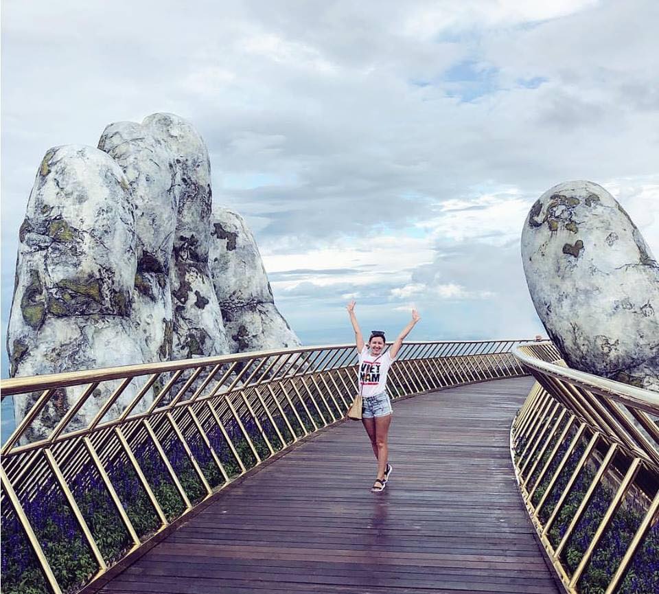 cay-cau-ban-tay-moi-toanh-dang-gay-sot-o-da-nang