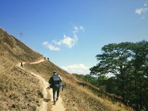 [WeNews] Cô gái trẻ chia sẻ kĩ năng cần thiết khi đi trekking