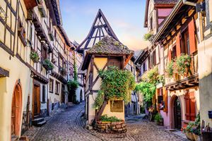 [WeNews] Ngôi làng đẹp như tranh ở Pháp