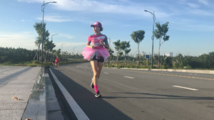 [WeNews] Người phụ nữ Việt Nam đầu tiên chạy marathon ở Bắc Cực