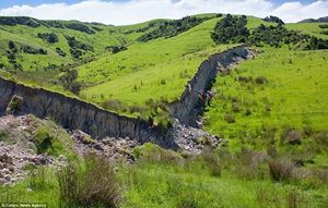 [WeNews] ‘Tường thành’ xuất hiện sau động đất ở New Zealand