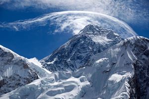 [WeNews] Người dân Nepal quyết tâm dọn rác trên đỉnh Everest