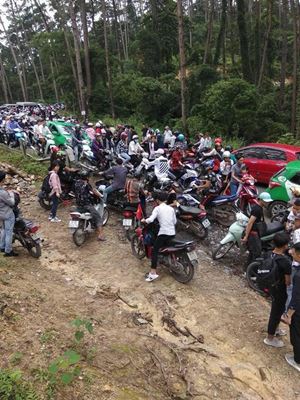 [WeNews] Đường lên Tam Đảo và Mộc Châu kẹt cứng ngày lễ, nhiều phượt thủ muốn quay về cũng bó tay