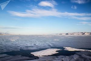 [WeNews] Ngoạn mục cảnh hồ nước sâu nhất thế giới đóng băng
