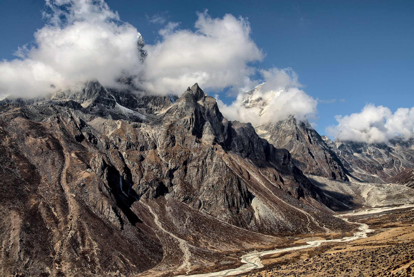 lobuche-nepal-everest-trekking