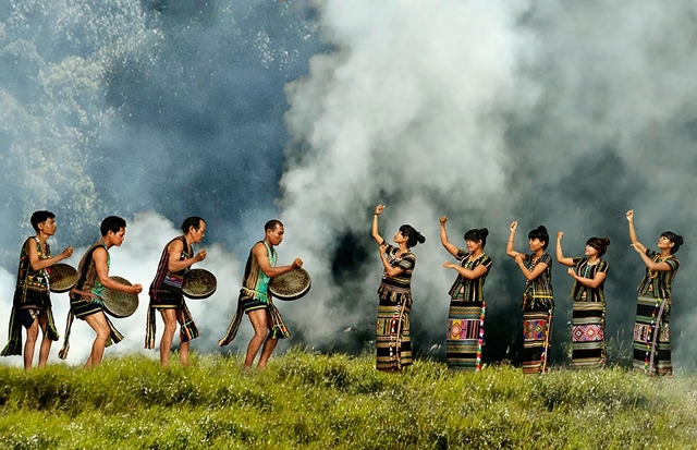 [WETREK] Chư Bluk - Hành trình khám phá “dòng chảy hóa đá” giữa đại ngàn Tây Nguyên