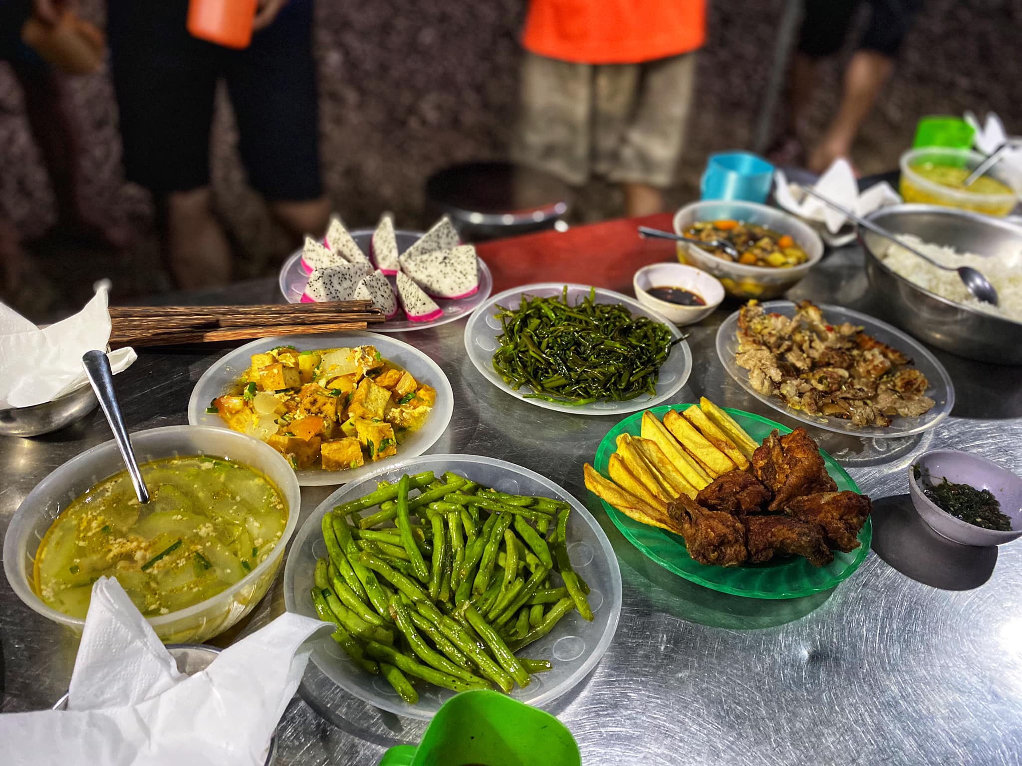 Bữa Tối Trong Hang Én