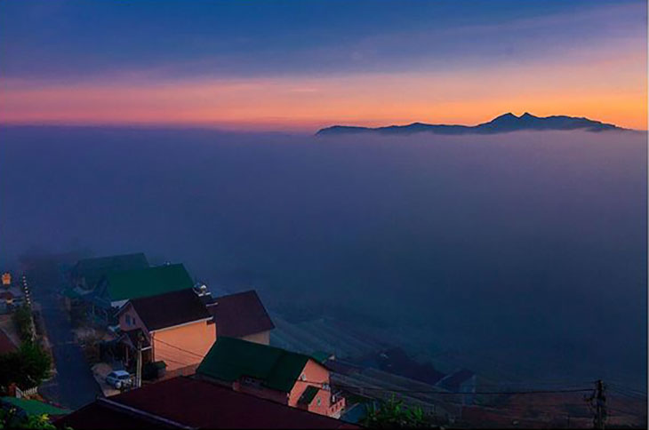 Ngắm nhìn biển mây trên núi Langbiang