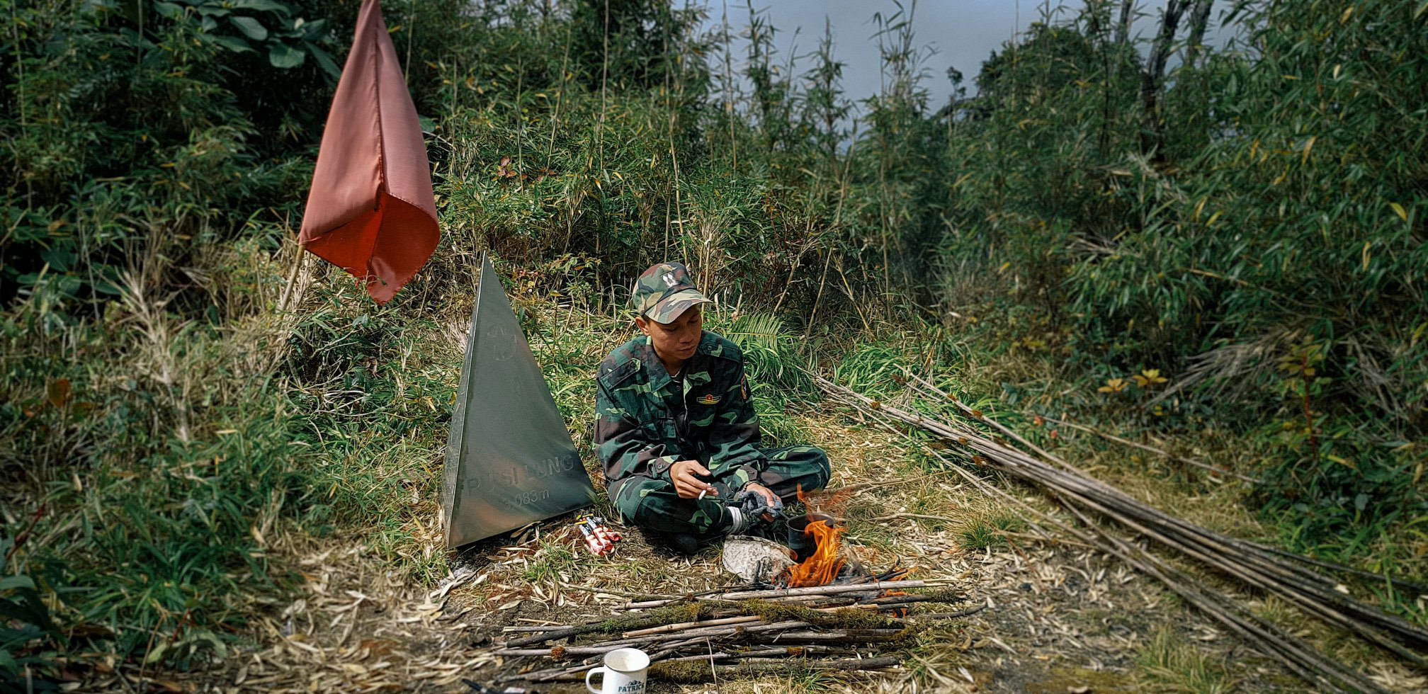 Cắm trại trên đỉnh núi Pu Si Lung