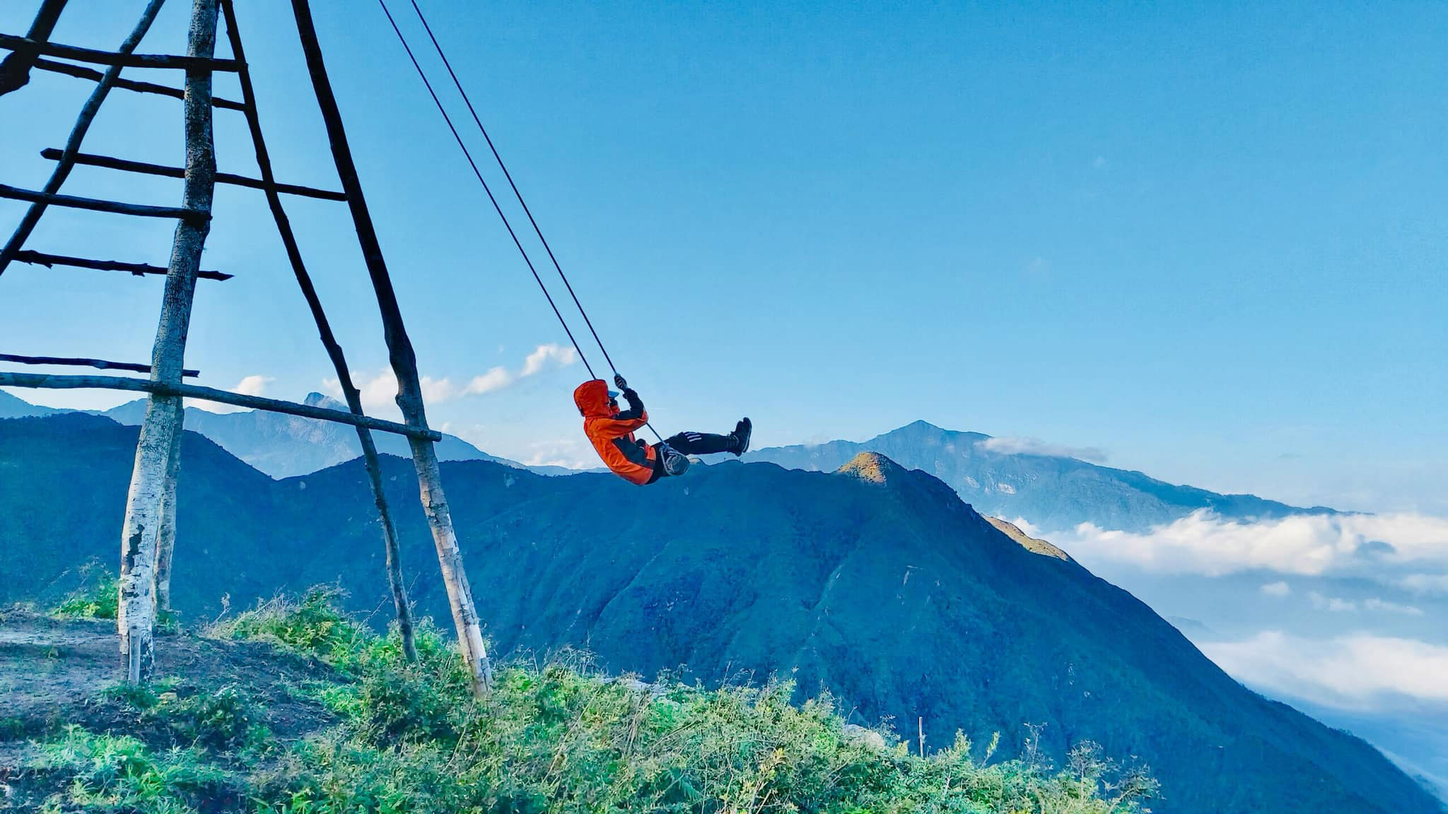 Chơi xích đu trên núi MUối