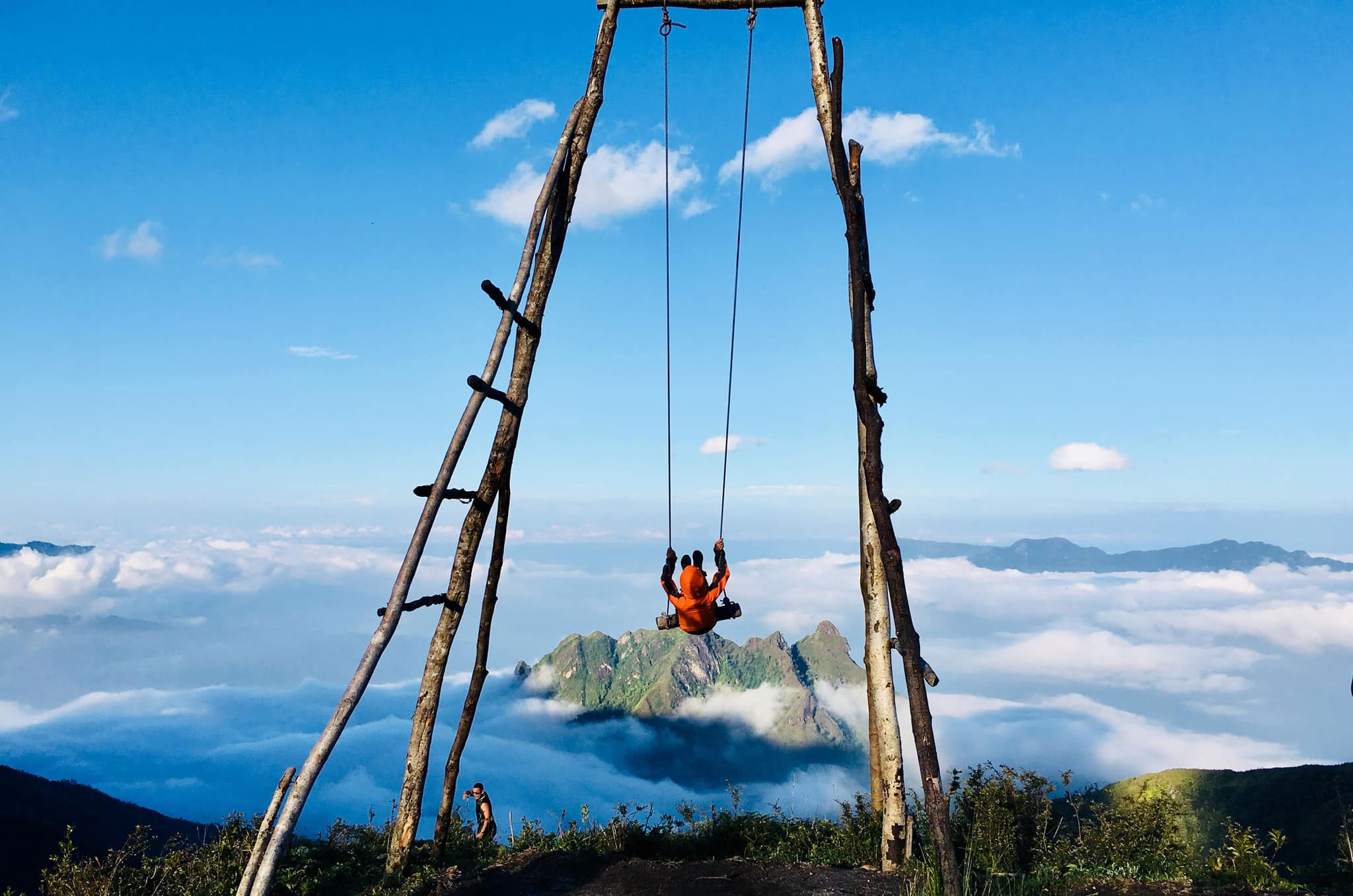 Ngắm cảnh thiên nhiên trên núi Muối