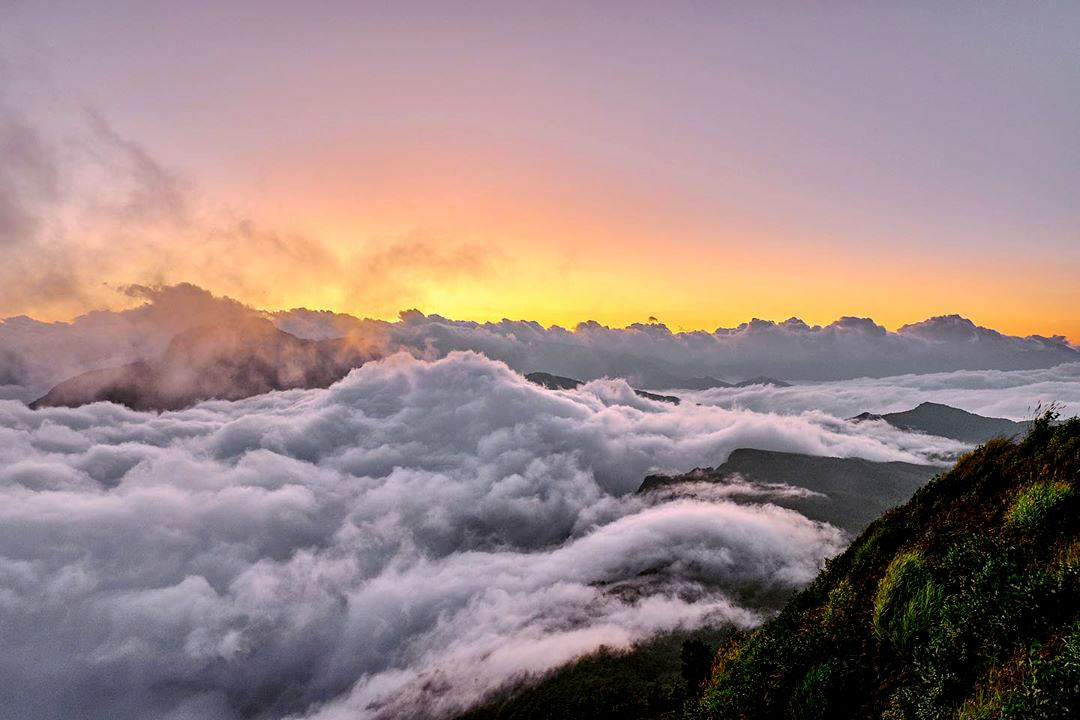 Ngắm bình minh trên Lảo Thẩn