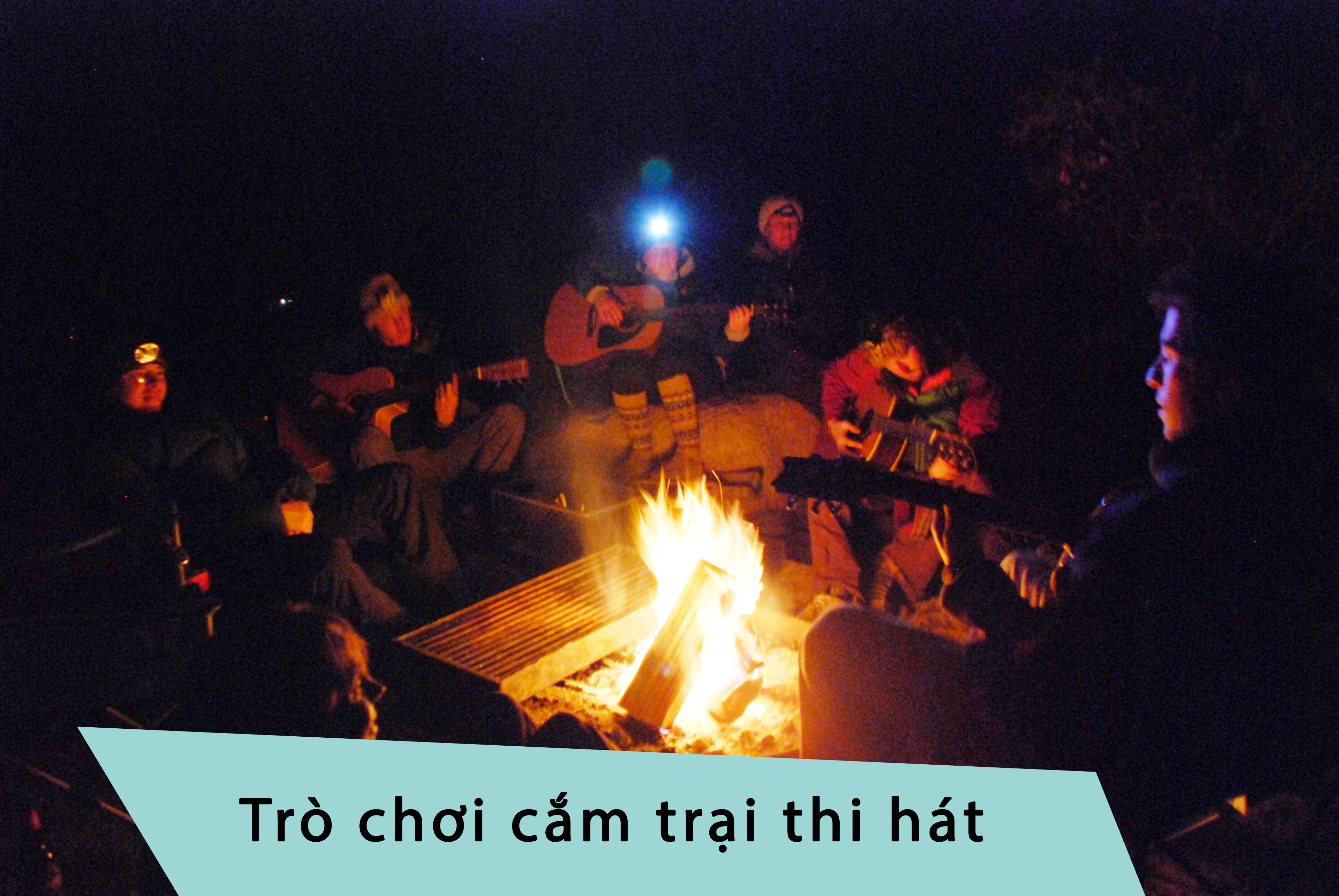 Trò chơi cắm trại thi hát