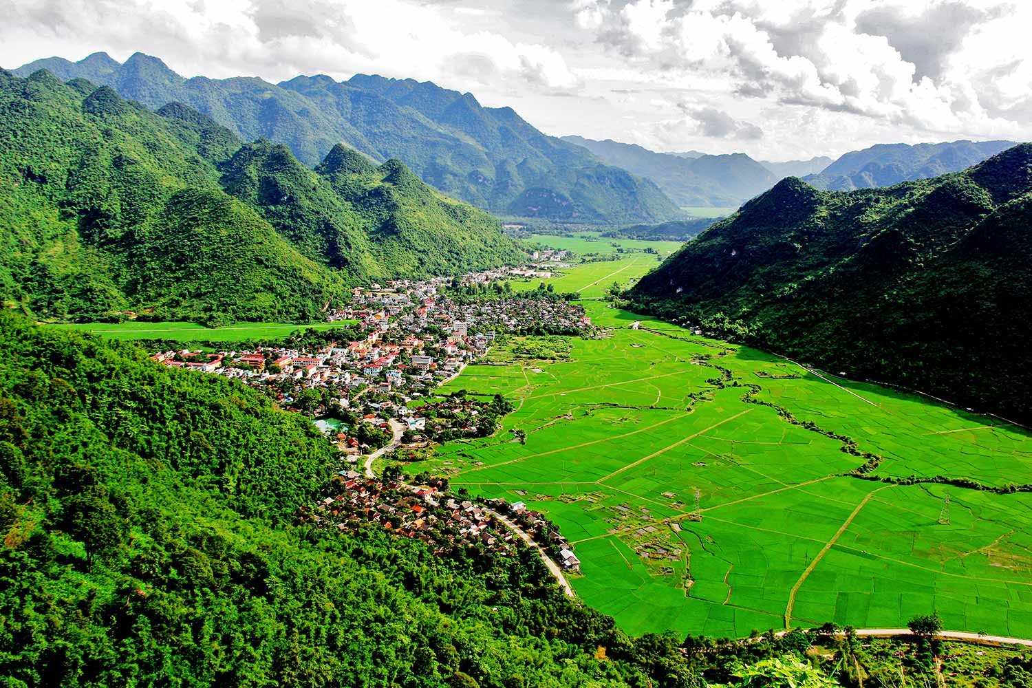 10-diem-den-trong-nuoc-mang-ve-dep-hoang-so-cho-nhung-tin-do-yeu-thien-nhien-wetrekvn