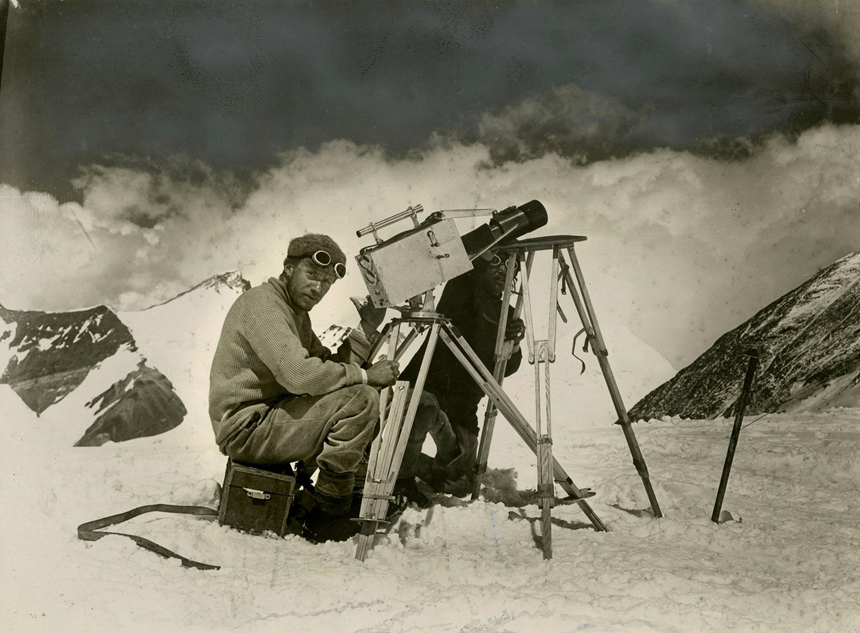 Ảnh độc về đỉnh Everest ''chết chóc'' cách đây một thế kỷ