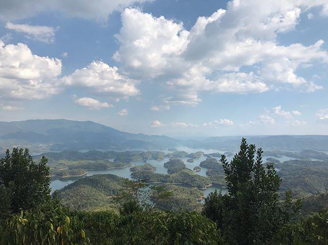 phia-bac-co-vinh-ha-long-phia-nam-co-ta-dung-dep-hut-hon-wetrekvn