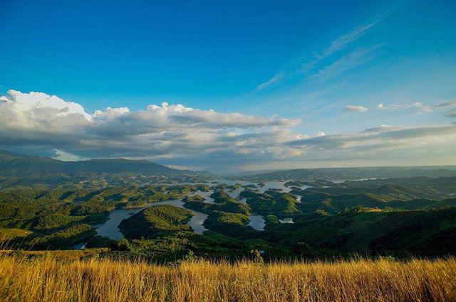 phia-bac-co-vinh-ha-long-phia-nam-co-ta-dung-dep-hut-hon-wetrekvn