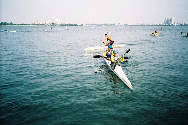 Top-nhung-dia-diem-du-lich-cheo-thuyen-kayak-ly-tuong-quanh-mien-bac-wetrekvn