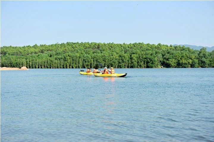 Top-nhung-dia-diem-du-lich-cheo-thuyen-kayak-ly-tuong-quanh-mien-bac-wetrekvn