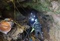 [WeNews] Đưa thi thể mắc kẹt trong hang đá tại Lào Cai ra ngoài sau 9 ngày