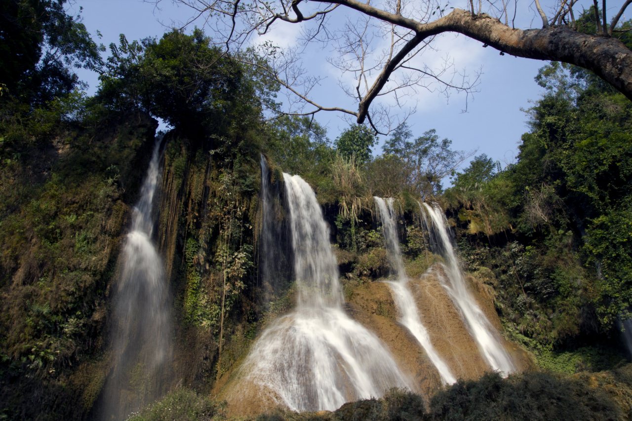 Doi-gio-dip-30-4-voi-Moc-Chau-diem-den-ly-tuong