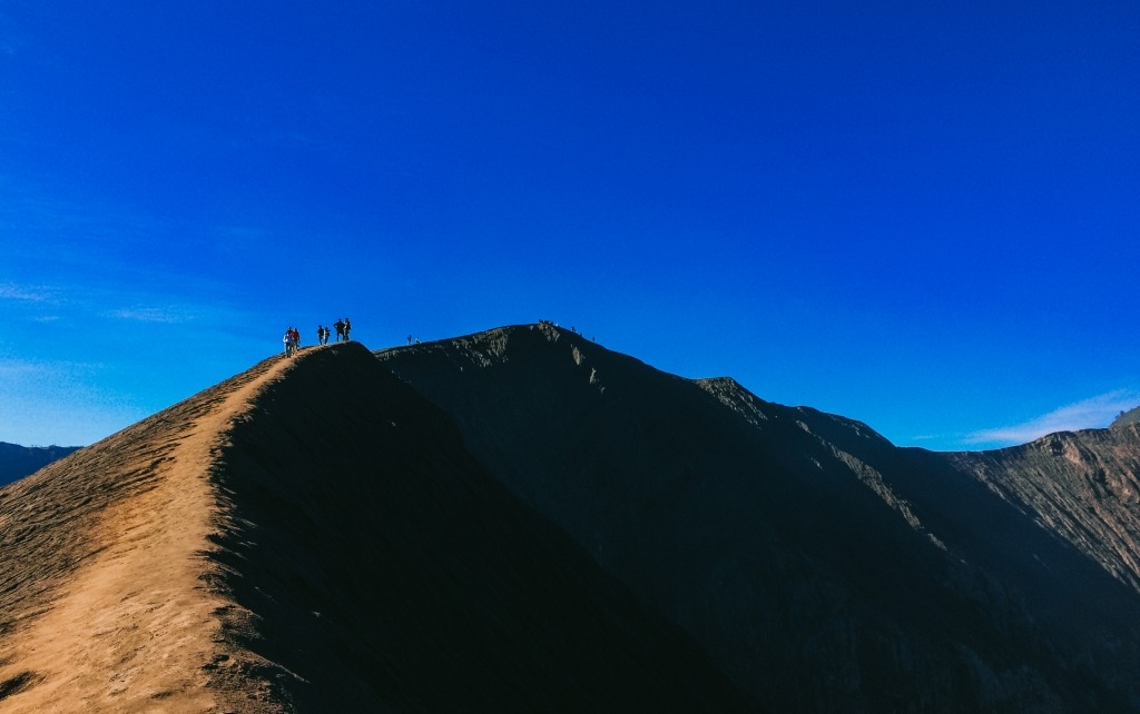 Trekking an toàn không thể thiếu 10 vật dụng này1